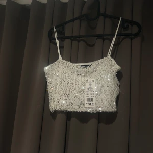 Topp - gullig tubtopp❣️prislappen kvar 