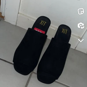 Oanvända skor - Oanvända skor till salu. 