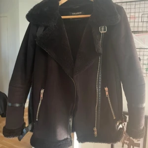 pilot jacka  - Super fin pilot jacka, mycket bra skick och normal i storlek. pris går att diskuteras! 💕🙏🏻