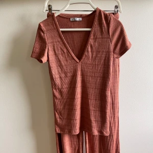 Ribbad set zara - Ribbad set från zara i storlek S Använd 1 gång 