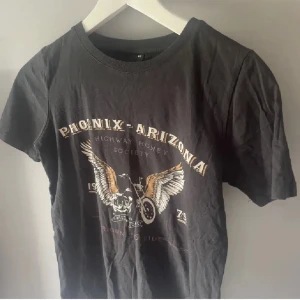 Tshirt med tryck⭐️⭐️ - Superfin tshirt med vintage tryck⭐️