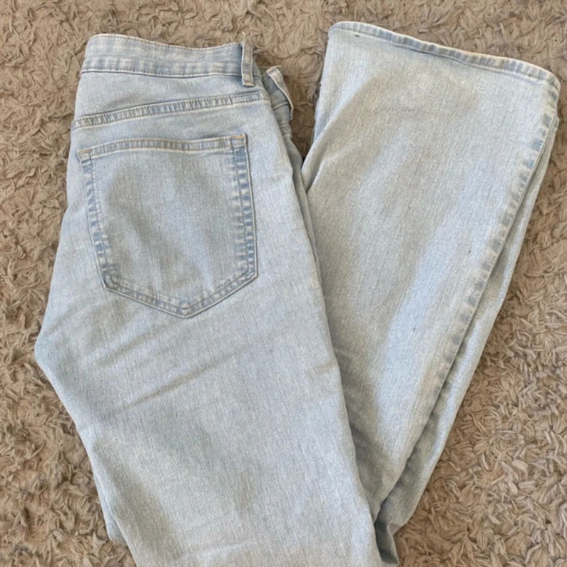 Ljusblå lågmidjade jeans - 90