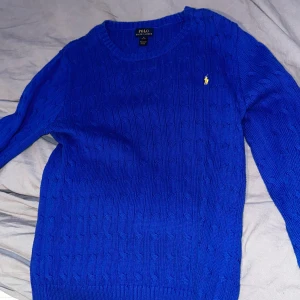 Blå polo Ralph lauren stickad tröja  - Ny ej använd polo Ralph lauren tröja 