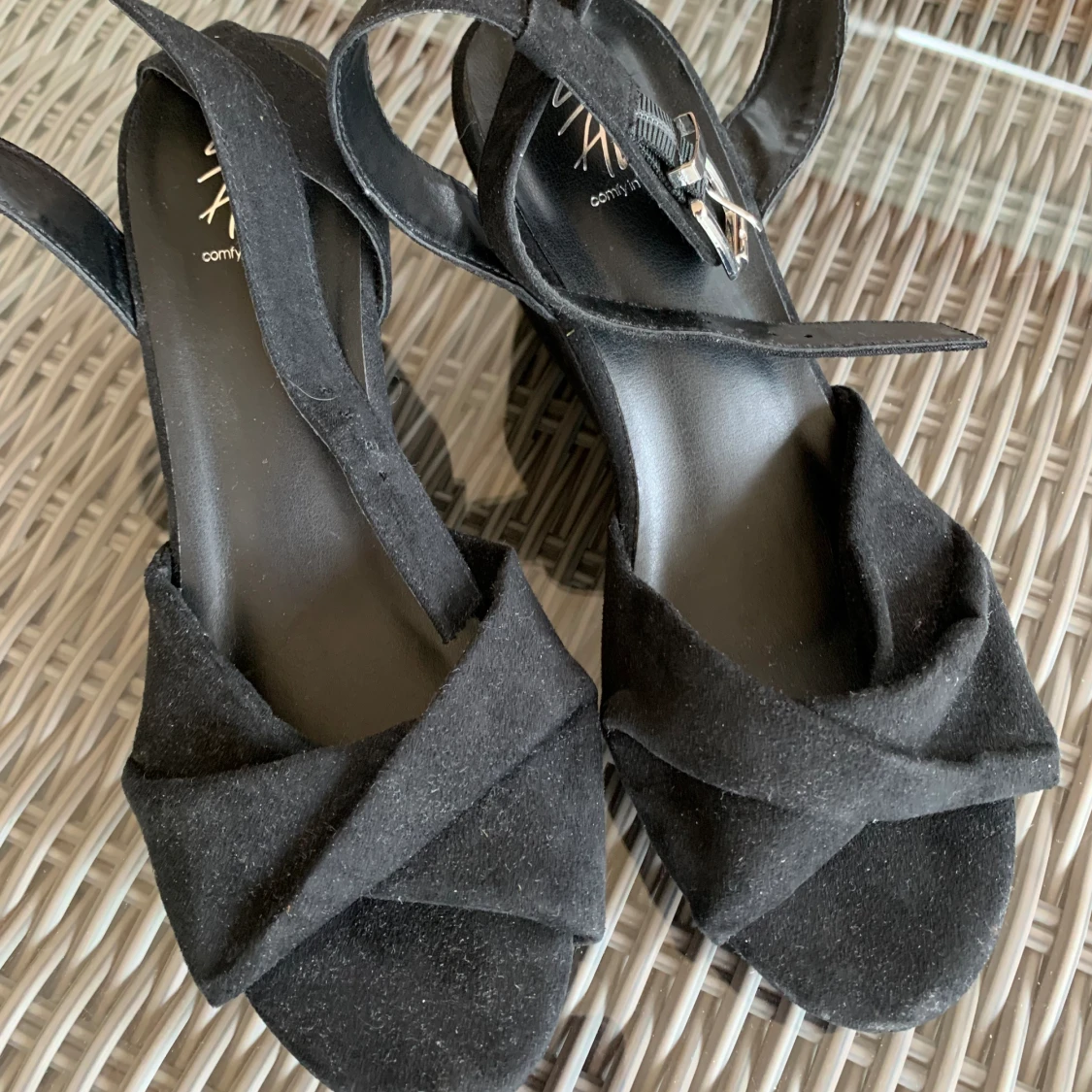 Svarta kilklackar - 90