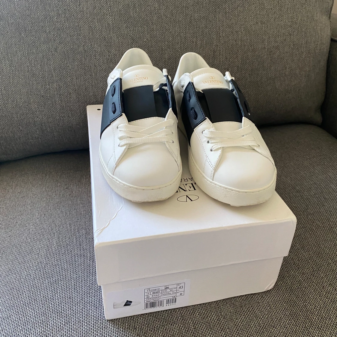 Valentino open