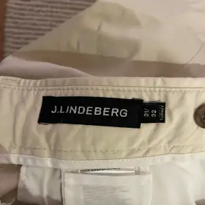 Oanvända j Lindberg chinos till herr storlek 31/32