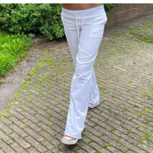 Lågmidjade linnebyxor - Super fina linnebyxor köpta på plick men det var för små💕 nypris tror jag var 800kr