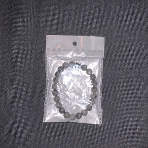 Grått ” grisch ” pärlarmband  - Fortfarande kvar i förpackning (topp skick och kvalité) Perfekt för alla som saknar en perfekt accessoar till sommaren 