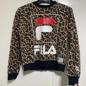 Fila cheetah - Fila jumper köpt för flera år sedan kommer ej till användning, super mysigt material 