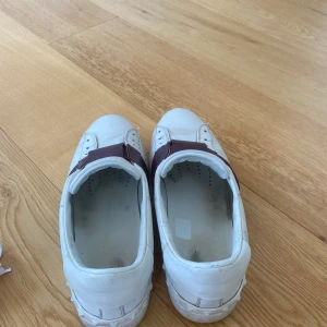 Valentino open skor - Valentino open skor i fint skick. Säljer de på grund av att jag inte använder de längre