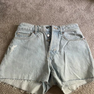 Jeans shorts  - Super fina jeans shorts från zara, aldrig använda och i mycket bra sick🥰