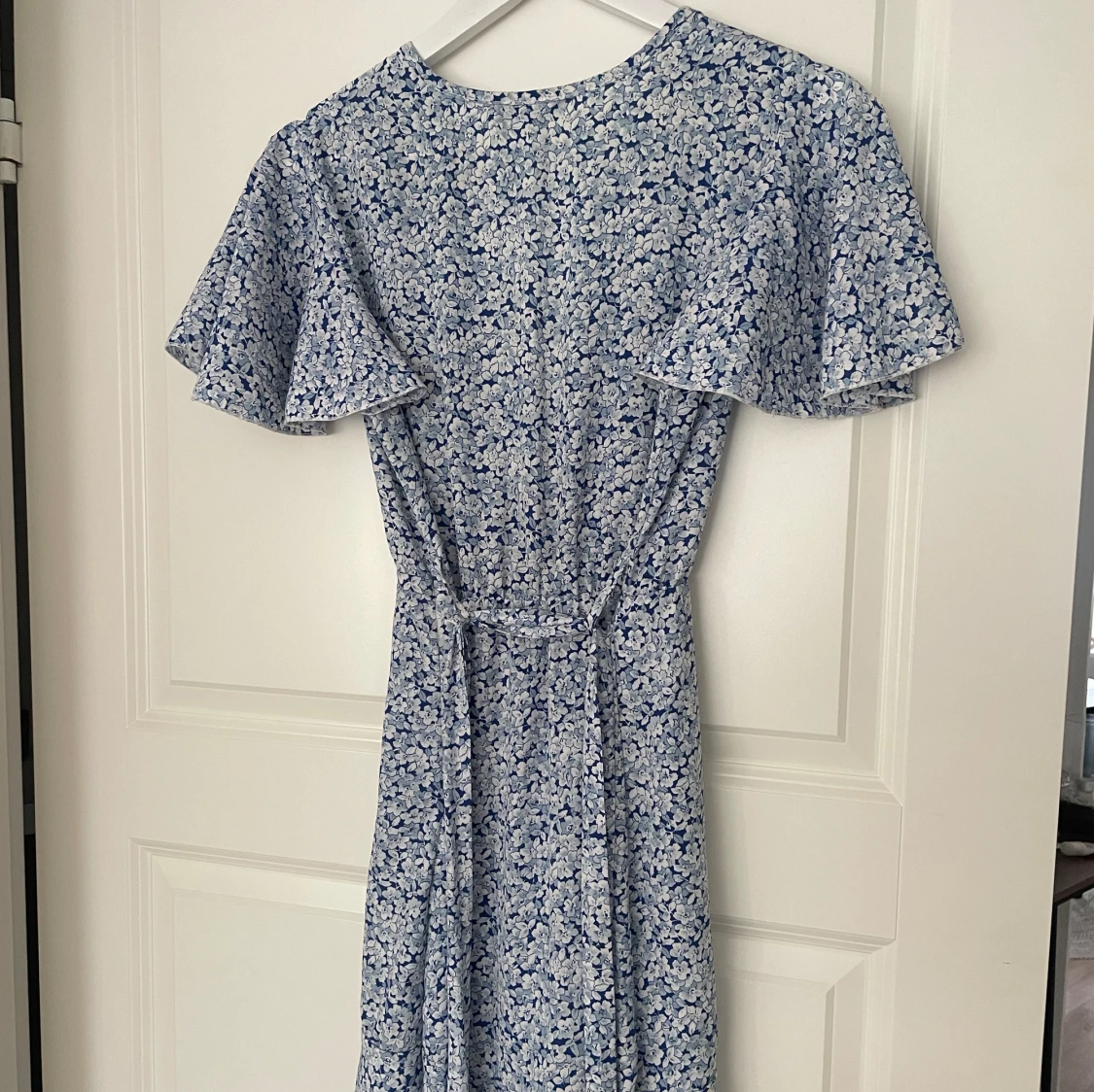 Blommig klänning - 91