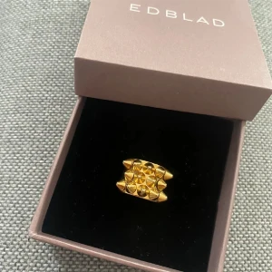 Edblad ring  - Säljer min Edblad ring i storlek S (16.8) köptes för 399 kr