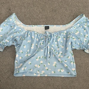 Blå topp  - Nästan aldrig använd 