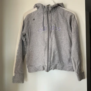 Adidas  - Söt koftan, storlek s