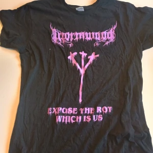 Black Metal T-Shirt // "Expose The Rot Which Is Us" av Wormwood - Milt använd, köpt i stockholm