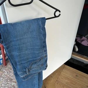 Lee jeans  - Lee jeans helt nya oanvända! Passade ej! Storlek W32 L34
