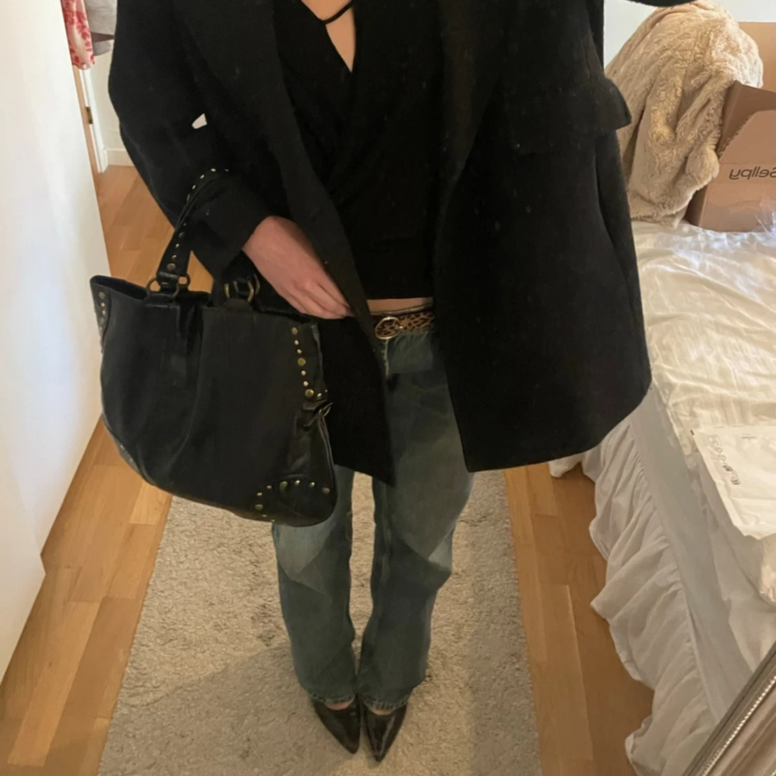 SVART HANDVÄSKA - 90