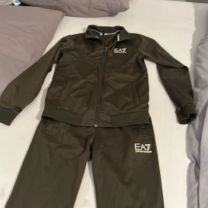 Armani tracksuit  - Armani tracksuit storlek S