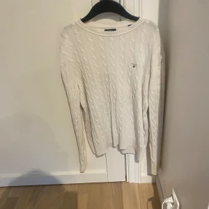 Stickad gant tröja - Fin grovstickad tröja från Gant. Sällan andvänd. I storlek 170 men känns som s/m 