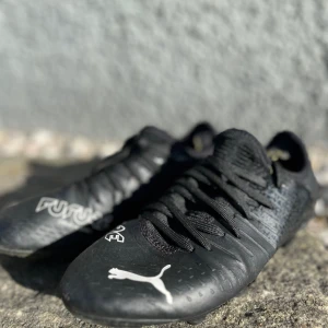Puma future 7 - Puma future 7. Storlek: 38,5. Bra skick förutom avskavd häl  