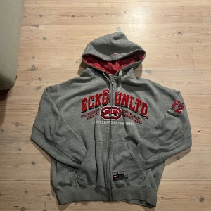 Galet rare ecko unltd hoodie 🙀🙀🙀 - Tvär fet ecko unlimited hoodie🤑🤑 galet rare‼️ många små detaljer 🙏🙏 as snygg 🤑 priset kan diskuteras 🙌🙏