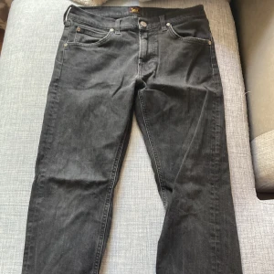 Lee Jeans - Lee jeans riktigt feta lite mer åt slimfit hållet w29 L32