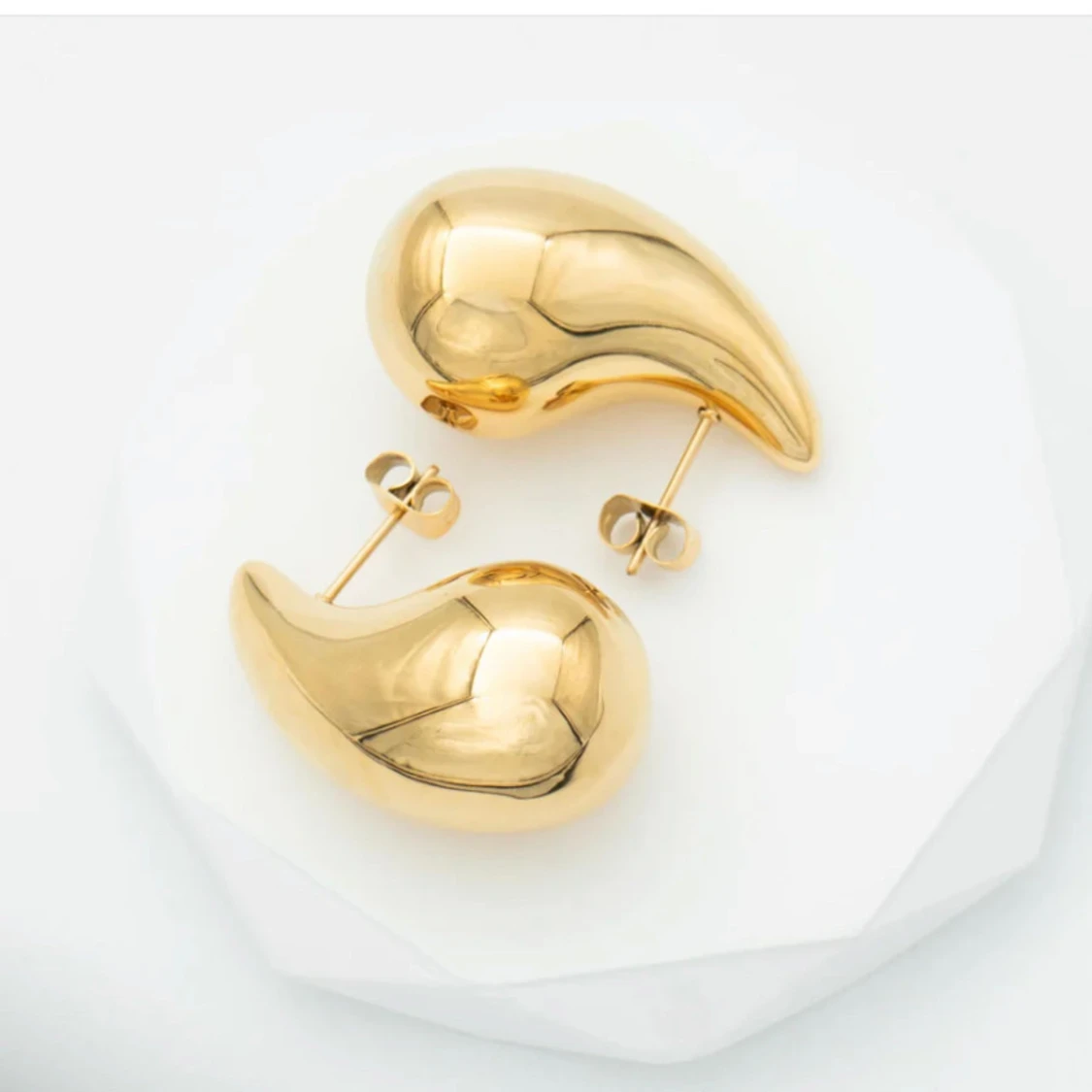 Dropp guld örhängen