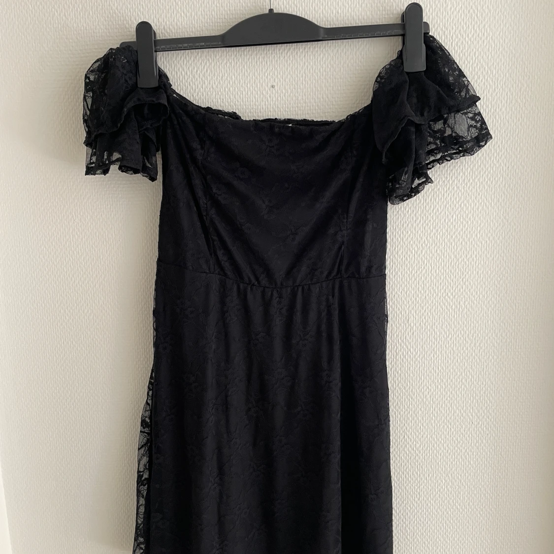 svart offshoulder klänning  - 91