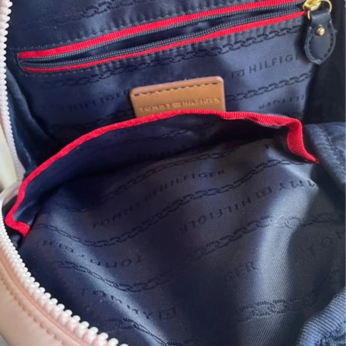 Tommy hilfiger väska - 91