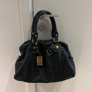 Marc Jacobs väska  - Fint skick med små defekter (se sista 2 bilder)🩷