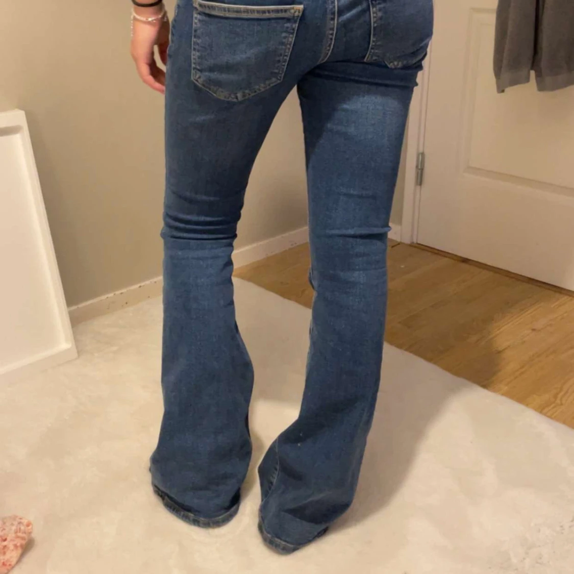 Blå jeansbyxor - 90