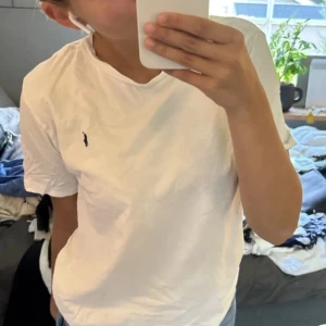 T-shirt  - Ralph lauren t-shirt🤍🤍