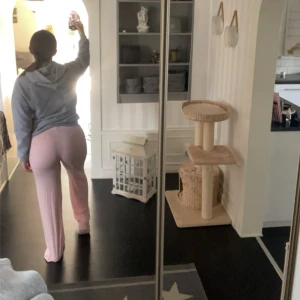 Lager 157 - rosa randiga pyjamasbyxor  - Säljer dessa super populära pyjamasbyxor från lager 157, dem är endast testad🫶🏻