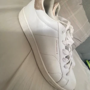 Björn Borg skor - Köpte de för typ 3 månader sen använd 8 gånger typ som nya 