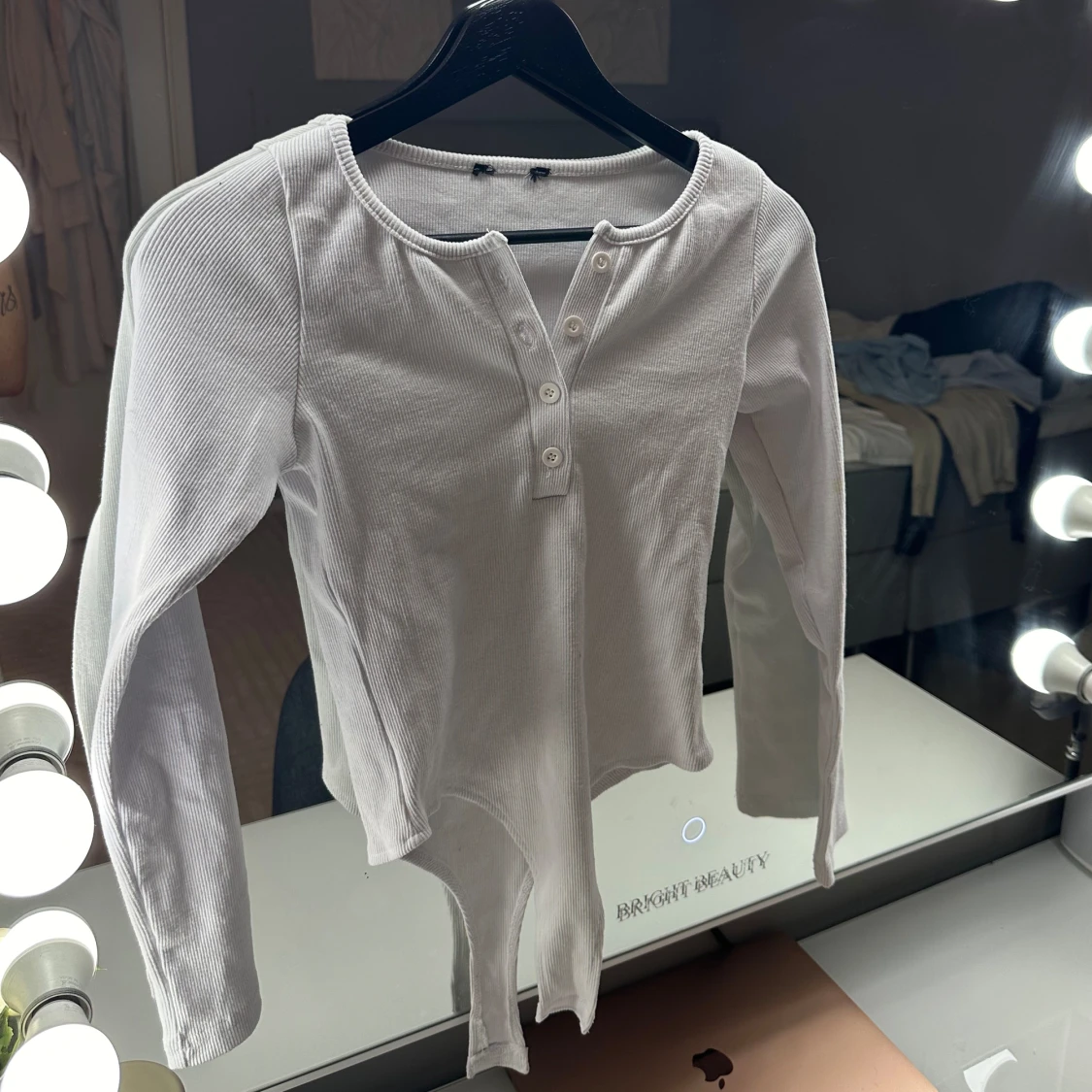 Body med knappar - 91