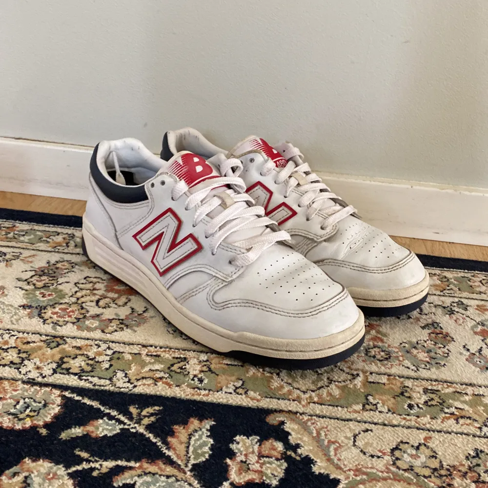 Använda new balance 480 med några få märken som syns i bilderna… storlek 40…. Skor.