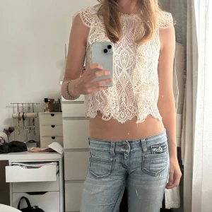 Zara topp - Fin topp från zara. Mycket bra skick. Skriv till mig om ni har några frågor☺️