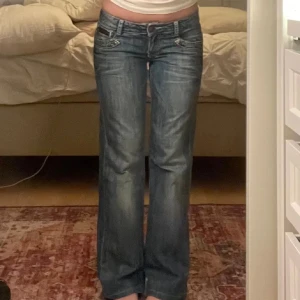 Lågmidjade jeans  - Fina lågmidjade jeans 