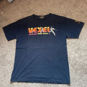 Vexel Brothers t-shirt - Fin blå t-shirt i storlek S. Skriv för ytterligare frågor.