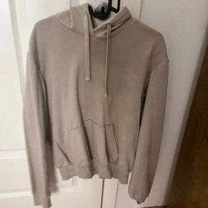 Hoodie  - Säljer denna hoodie 