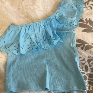 Blå snygg topp - Säljer denna topp från zara 🩵