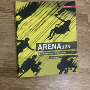 Arena 123 - Säljer min bok Arena 123 som är lämpligt för samhällsstudier. Det förekommer lite markeringar i boken men inget som påverkar funktionen. Fin och fräsch och perfekt för kommande studier.   Kan bifoga flera bilder om det behövs!