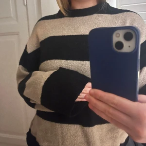 Stickad tröja - Stickad tröja från lager 157