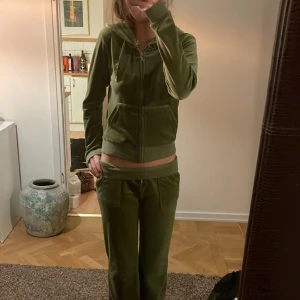 juciy set - fick i julklapp så den är i helt nyskick men kommer inte till användning längre 