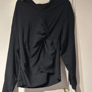 Skjorta - Fin skjorta som nästan inte är använd 