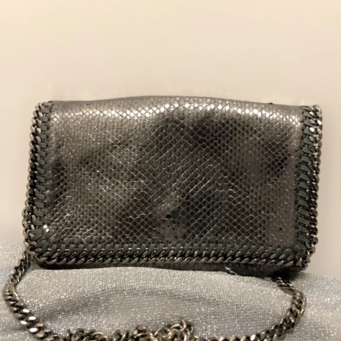 Stella McCartney vĂ€skađ€