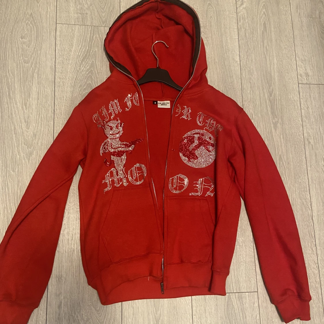 Aimforthemoon (röd)