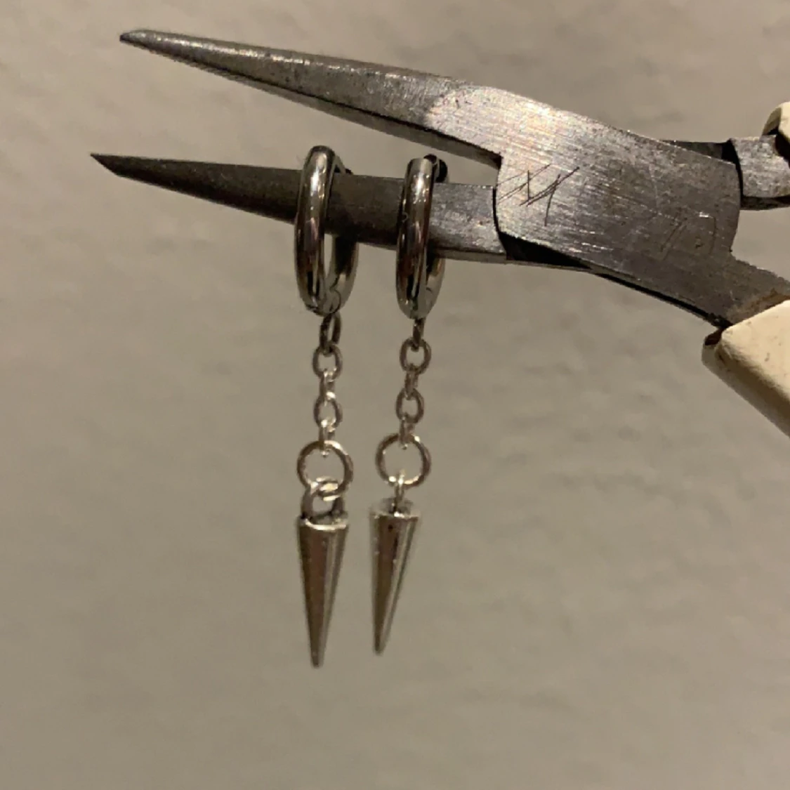 Silverörhängen med nitar💎💗🫶🏻🤩 - 90