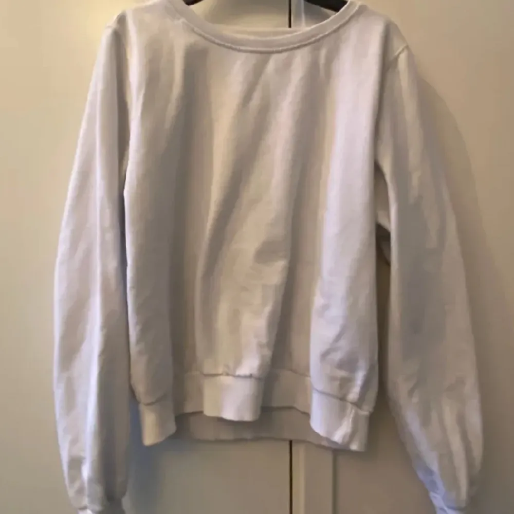 En tröja från Denim Project! Använd men inga defekter alls. Skönt material och fint gjort.💓. Hoodies.